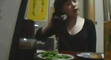 sex onlyfan trung Katie xemphimsex Kush thắp sáng với chồng trong studio.